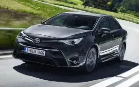 Sitzbezüge TOYOTA nach Maß - TÜV-Zertifizierung