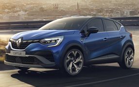 ▷ Sitzbezüge passend für Renault Captur ab 2013 in Schwarz/Weiß