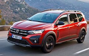 nenyan Autositzbezüge Komplett Set Universal | Schonbezüge für Dacia Jogger  Extreme/Logan MCV/Duster Nova | Auto Sitzbezüge Schwarz Rot Standard