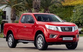 - NAVARA Gratis Fußmatten Versand NISSAN