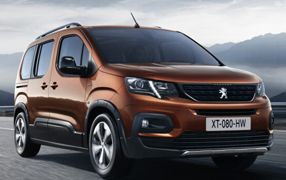 Sitzbezüge kompatibel mit Peugeot 2008 1 -2019 SCHWARZ+WEIß