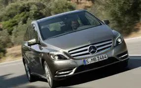 MERCEDES-BENZ B-KLASSE Sports Tourer (W247) Autoabdeckungen / Halbgaragen /  Vollgaragen 