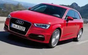 Sitzbezüge Schonbezüge für Audi A3 Limousine(8V) schwarz-rot V16