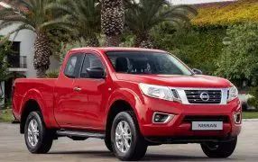 Auto Sitzbezug Für Nissan Navara 2018-2021, Leder Vorne und Hinten  Autositzbezüge Sitzschoner Allwetter Airbag Kompatibel Komfortabler