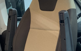 Aguti - Armlehnen mit vorderer Verstellung