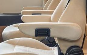 Aguti - Armlehnen mit seitlicher Verstellung